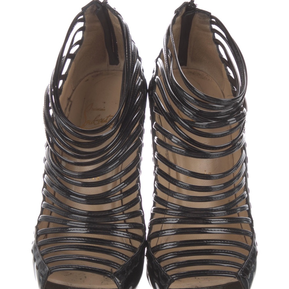 Elegant Black Strappy Heels - Picture 4 of 5